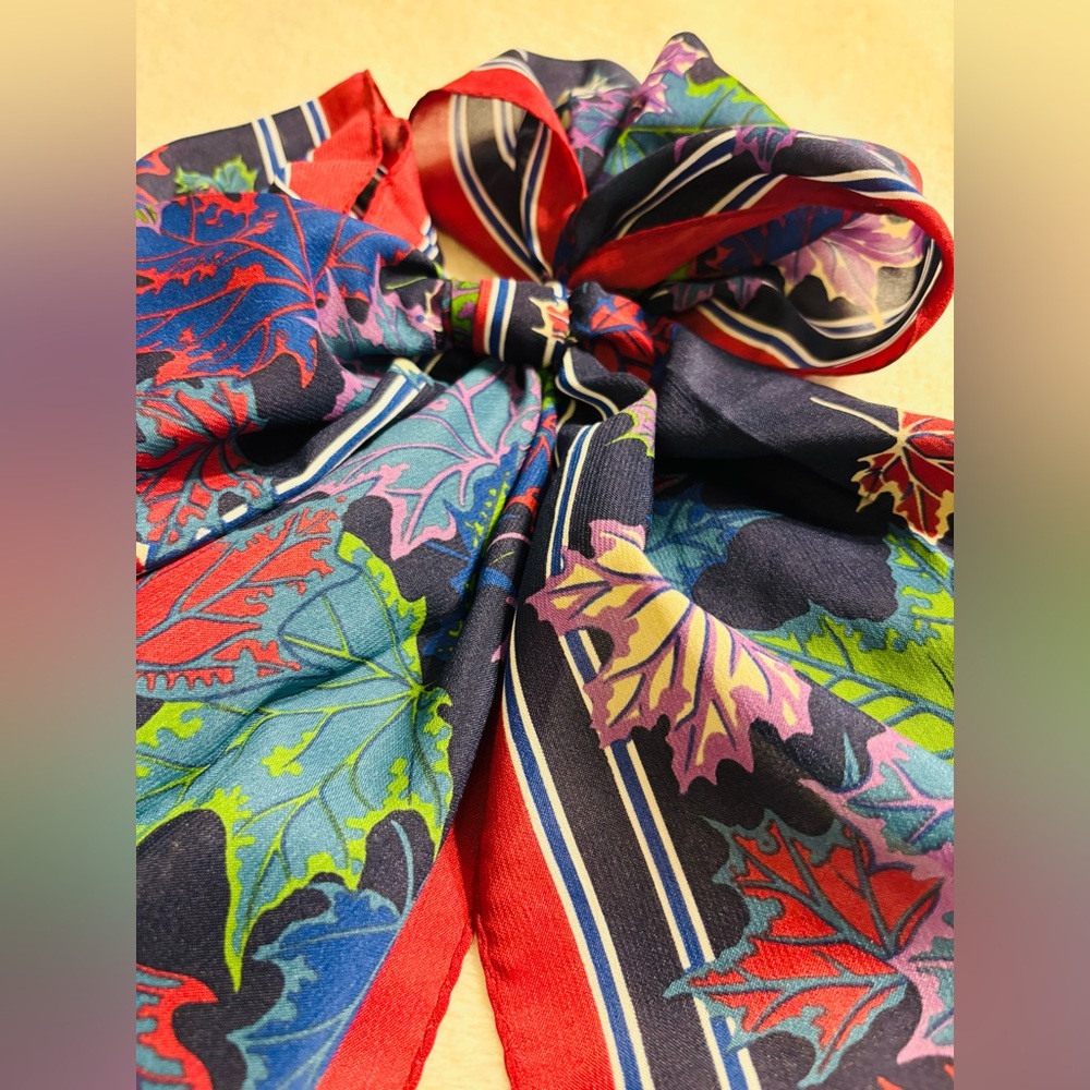 Scarf by Eleanor Paine Canadian Theme Maple Leaf Botanical Print NWOT - Picture 6 of 9